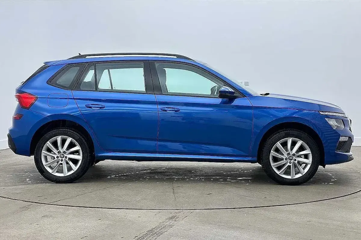 Used Skoda Kamiq SE 85 HP (62 kW) 2025 Race blue metallic SUV