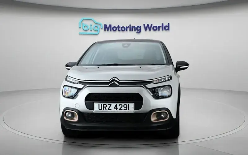 Used Citroën C3 PureTech 83 HP (61 kW) 2023 Beige Hatchback