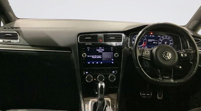 Used VW Golf VII R 310 HP (228 kW) 2018 Red Hatchback