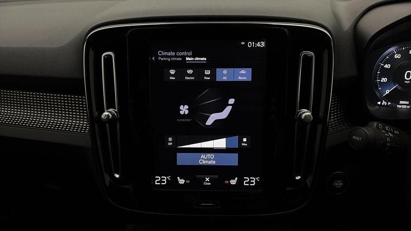 Used Volvo XC40 R-Design Pro 188 HP (138 kW) 2019 Grey SUV