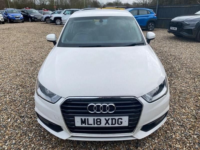 Used Audi A1 Sportback Sport 95 HP (69 kW) 2018 White Hatchback