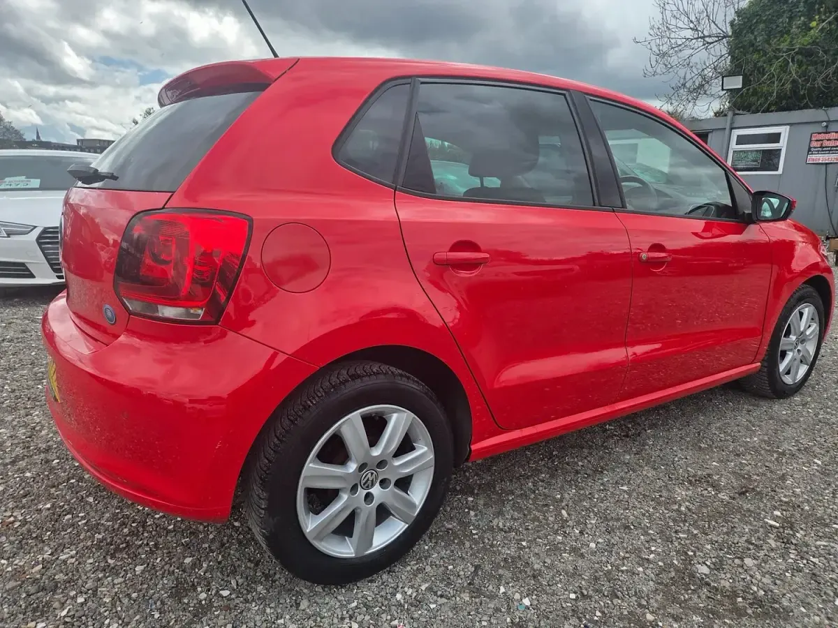 Used VW Polo Edition 60 HP (44 kW) 2014 Red Hatchback