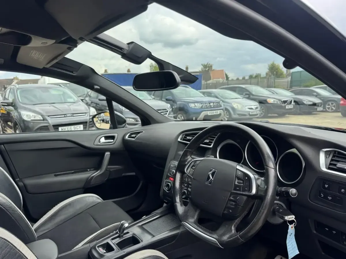 Używany Citroën DS4 115 KM (84 kW) 2013 Czarny Hatchback