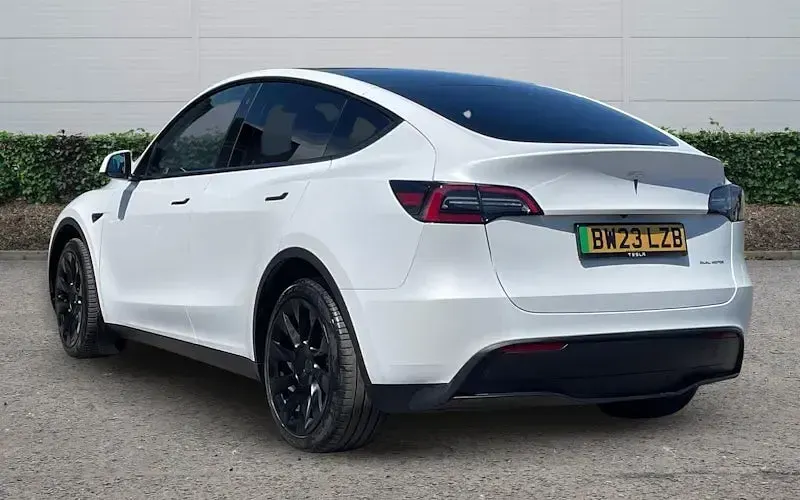 Used Tesla Model Y Long Range AWD 286 kW (389 HP) 2025 SUV