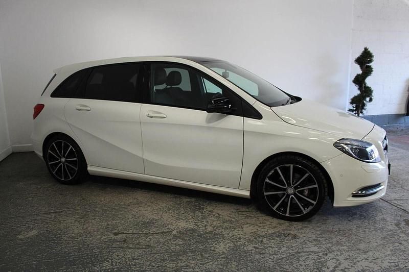 Used Mercedes B200 136 HP (100 kW) 2014 White MPV