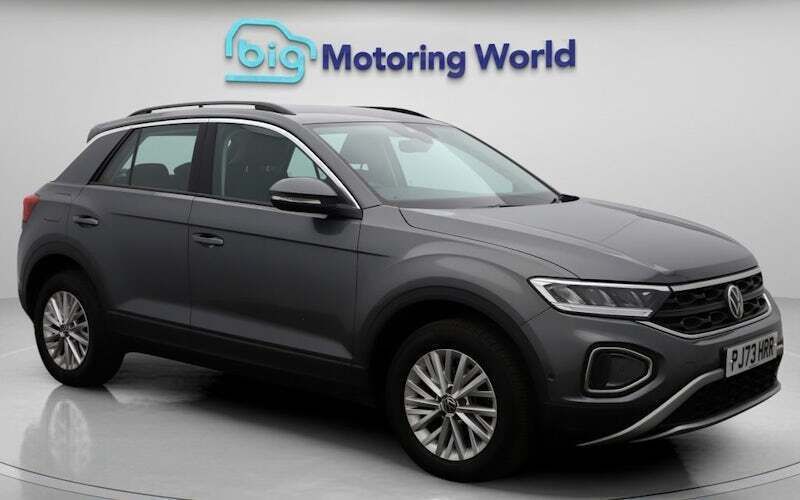 Used 2024 VW T-Roc Life SUV | £17,400 (Good price) - Image 1/4