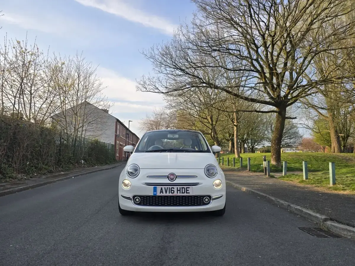 Usado Fiat 500 Lounge 69 HP (50 kW) 2016 Branco Citadino