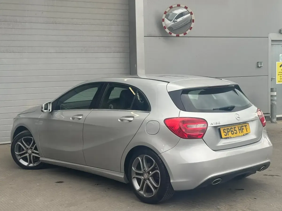 Used Mercedes A180 109 HP (80 kW) 2015 Silver Hatchback