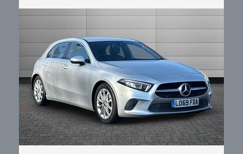 Used Mercedes A180 Executive 116 HP (85 kW) 2019 Silver Hatchback