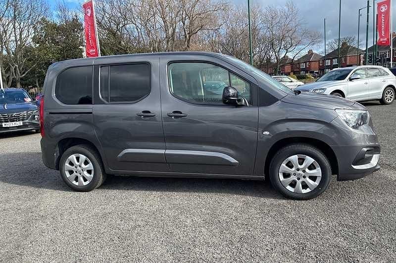 Used Vauxhall Combo S 131 HP (96 kW) 2022 Grey MPV