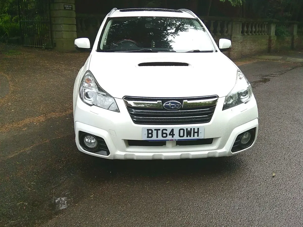 Used Subaru Outback 150 HP (110 kW) 2014 White Estate