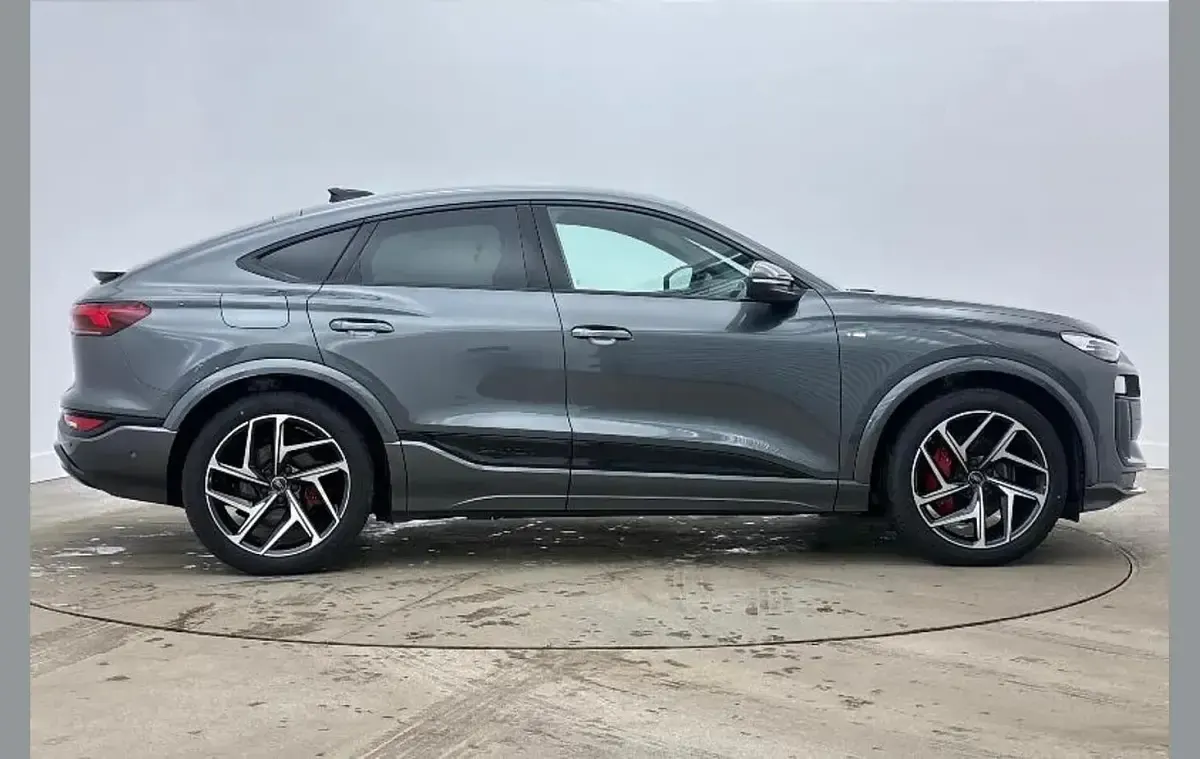 New Audi Q6 e-tron Advanced 182 kW (248 HP) 2025 Grey SUV