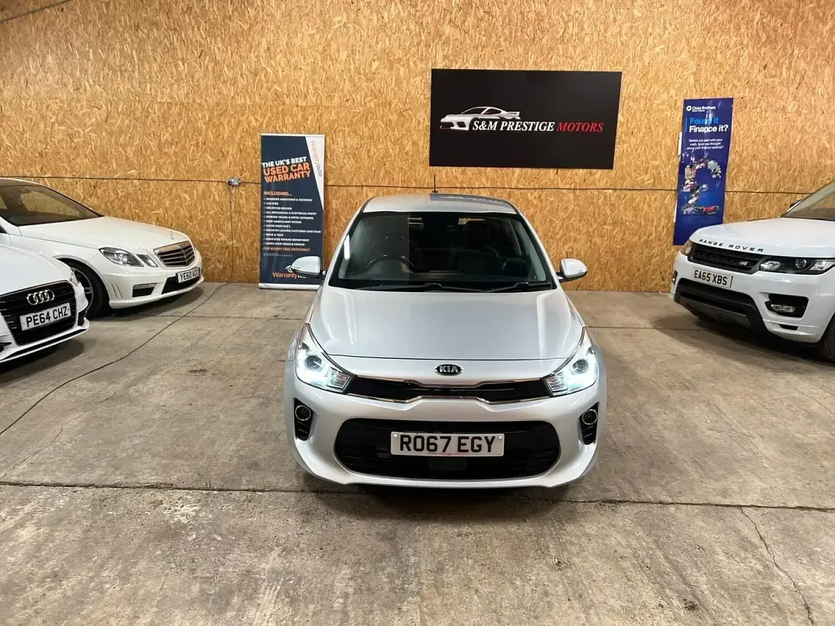 Used Kia Rio 84 HP (61 kW) 2017 Silver Hatchback