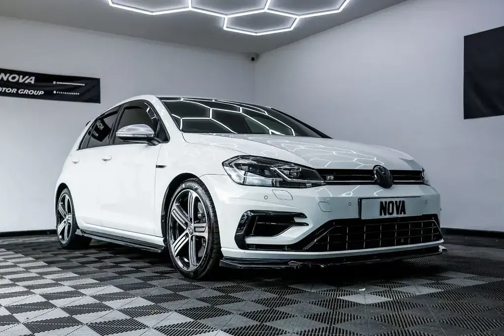 Used VW Golf VII R 300 HP (220 kW) 2019 White Hatchback