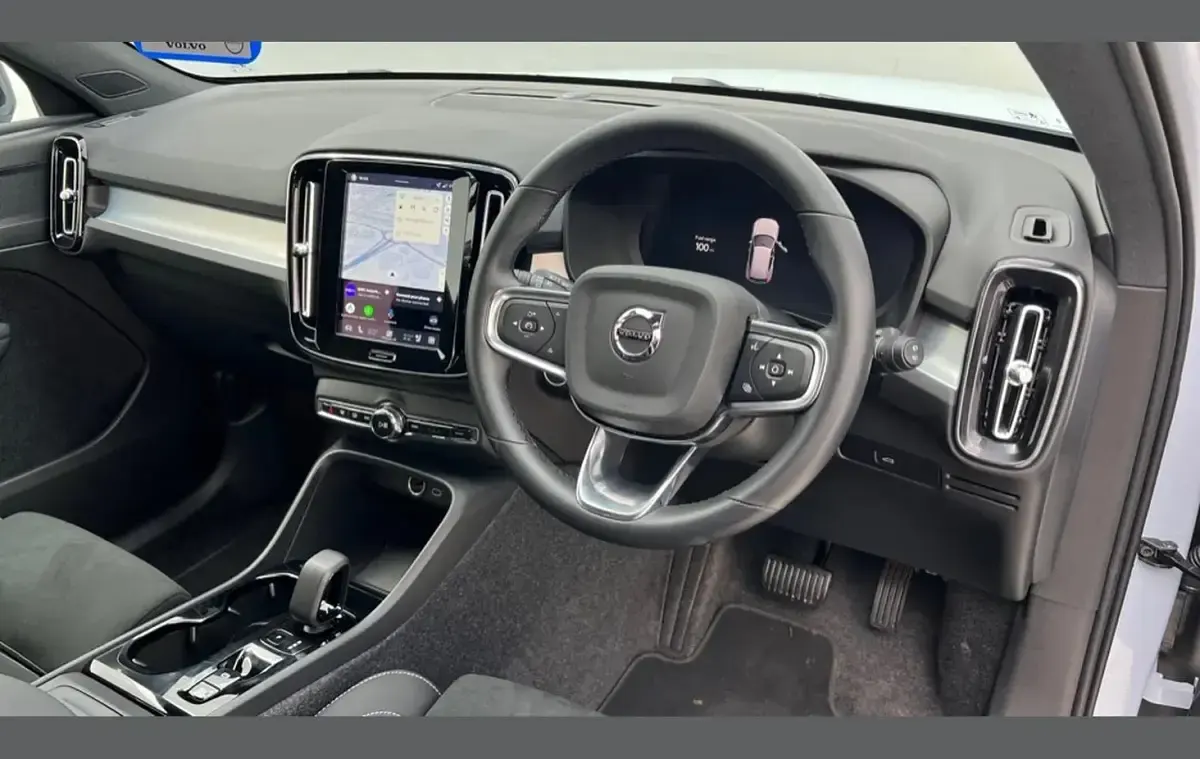 Used Volvo XC40 Plus 161 HP (118 kW) 2025 Blue SUV