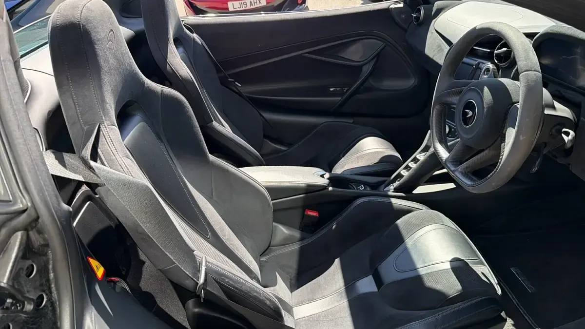 Used McLaren 720S 720 HP (529 kW) 2019 Black Cabriolet