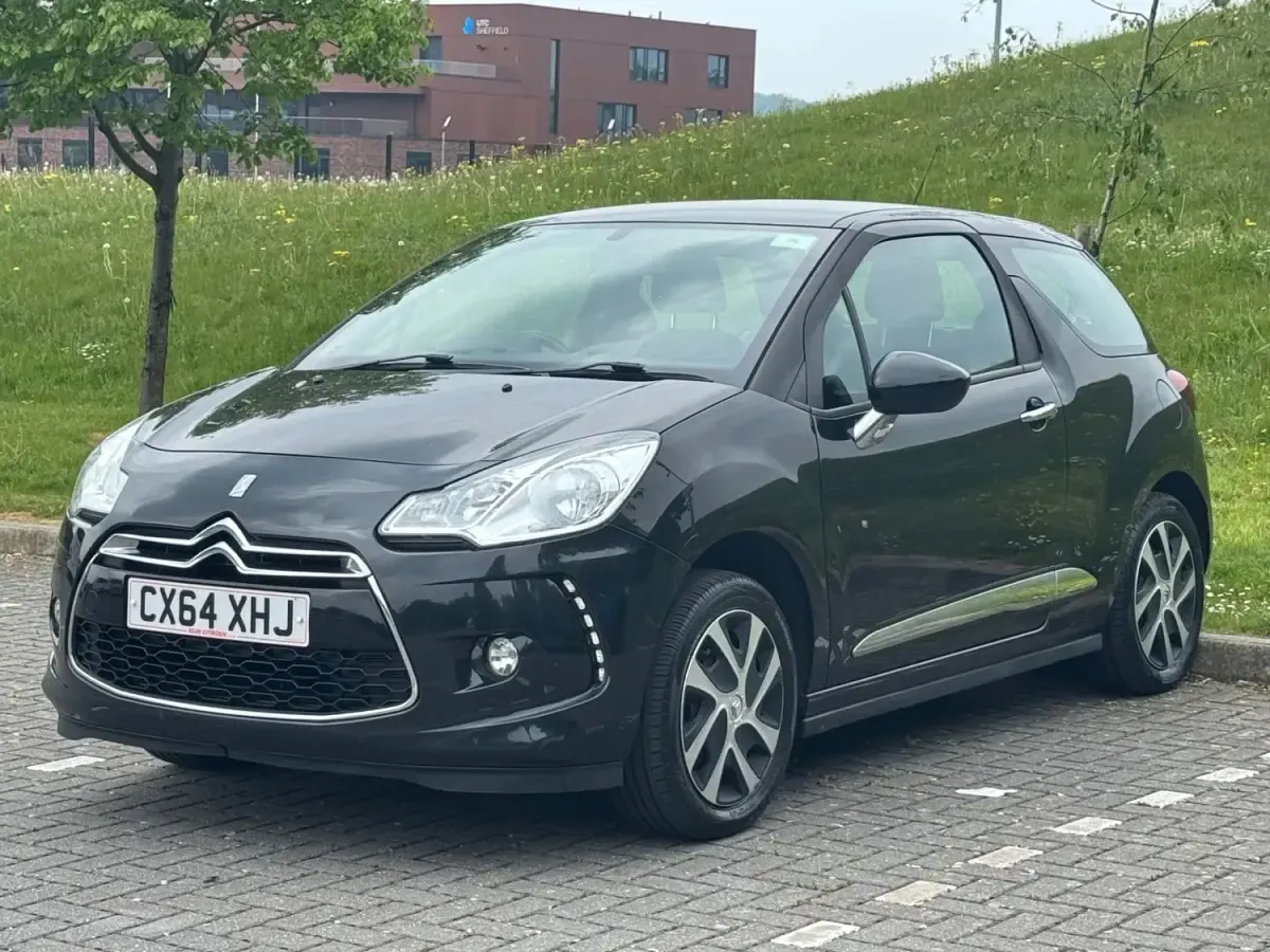 Usado Citroën DS3 PureTech 82 HP (60 kW) 2014 Preto Citadino