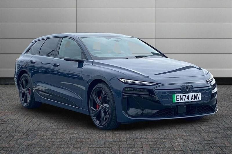 Blue Used 2025 Audi e-tron Performance SUV | £58,995 - Image 1/4
