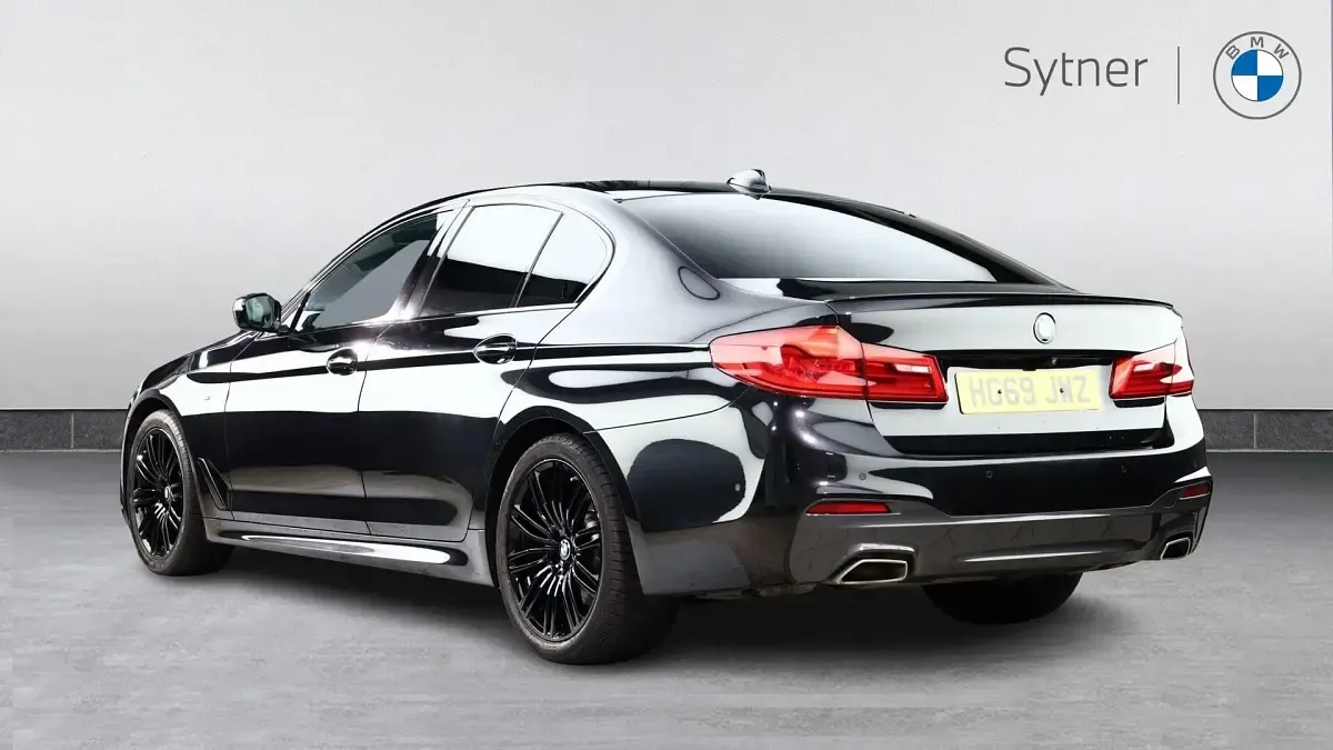 Używany BMW 520 M Sport 181 KM (133 kW) 2019 Czarny Sedan/Limuzyna