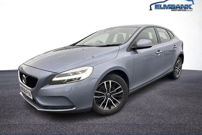 Blue Used 2018 Volvo V40 Momentum Hatchback | £10,995 (Fair price) - Image 1/1