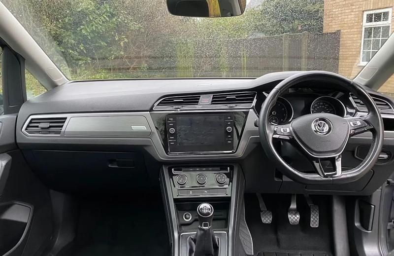 Used VW Touran Family 110 HP (80 kW) 2018 Grey MPV