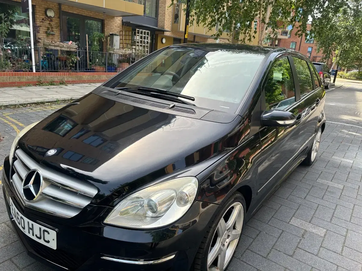 Used Mercedes B160 2010 Black Hatchback