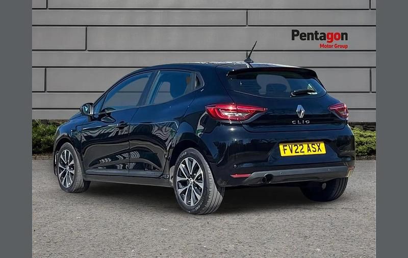 Used Renault Clio V Iconic 88 HP (64 kW) 2022 Black Hatchback