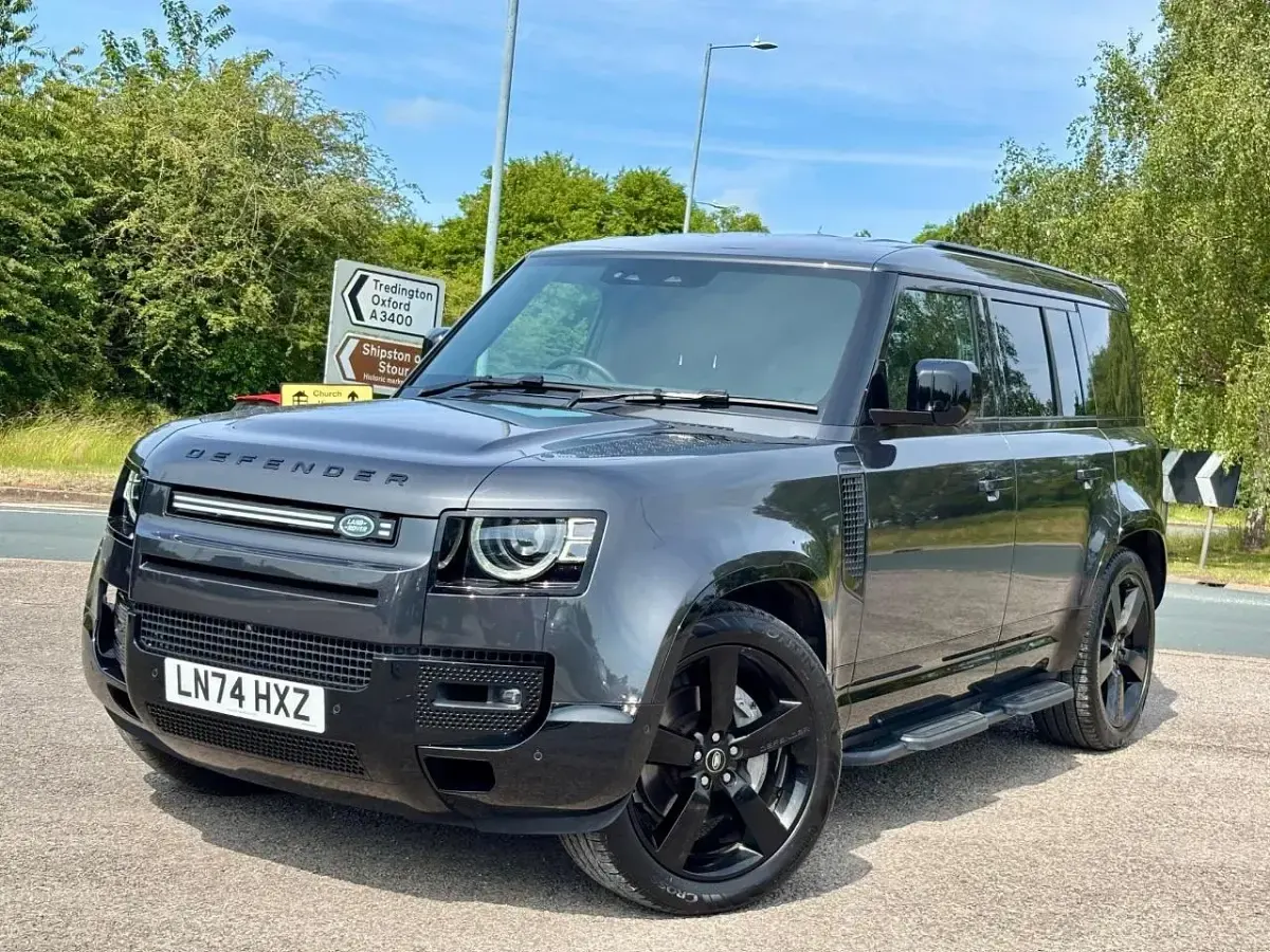 Used Land Rover Defender HSE Dynamic 350 HP (257 kW) 2024 Grey SUV