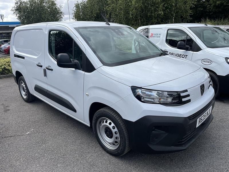 Ice white New 2025 Peugeot Partner S MPV | £17,795 (Fair price) - Image 1/4
