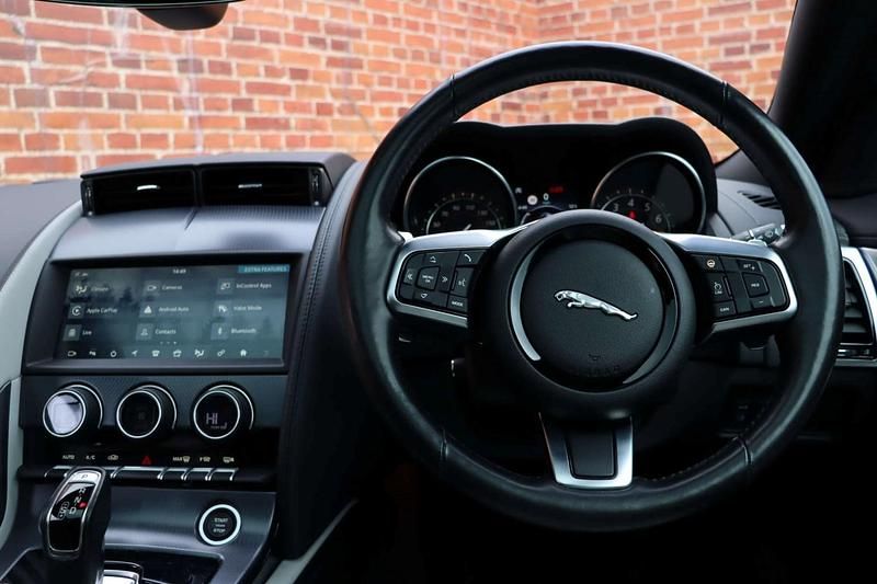 Używany Jaguar F-Type R-Dynamic 380 KM (279 kW) 2020 Szary Coupe