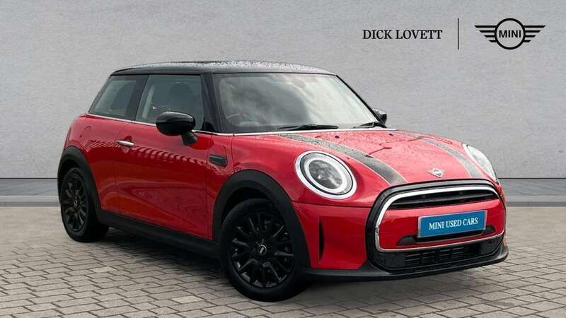 Red Used 2021 Mini Cooper Classic Hatchback | £15,585 (A bit pricey) - Image 1/4