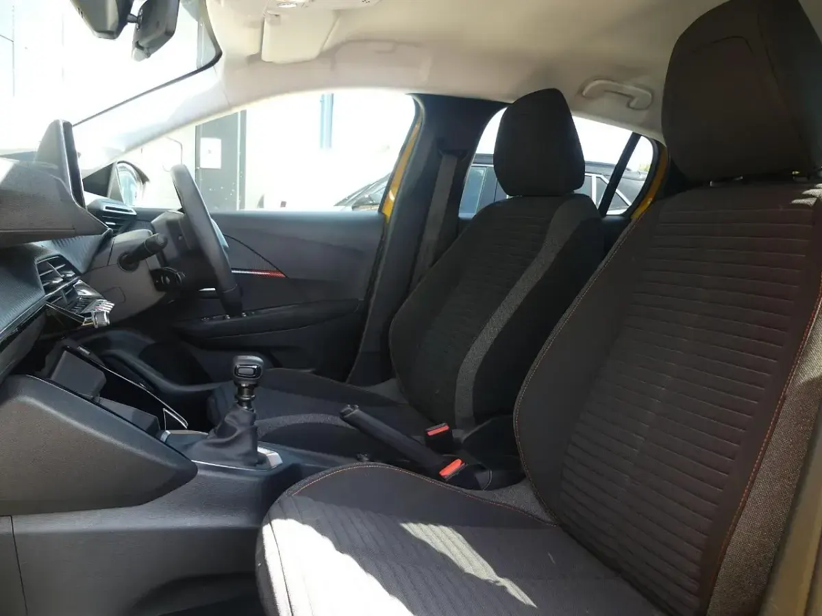 Used Peugeot 208 Active+ 99 HP (72 kW) 2023 Yellow Hatchback