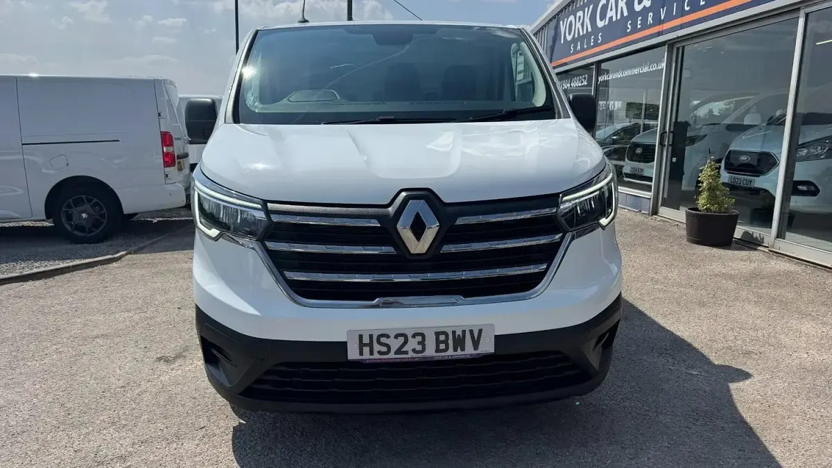 Used Renault Trafic Business 2023 White