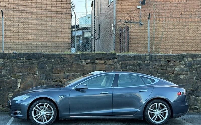 Used Tesla Model S 278 kW (379 HP) 2015 Grey Hatchback
