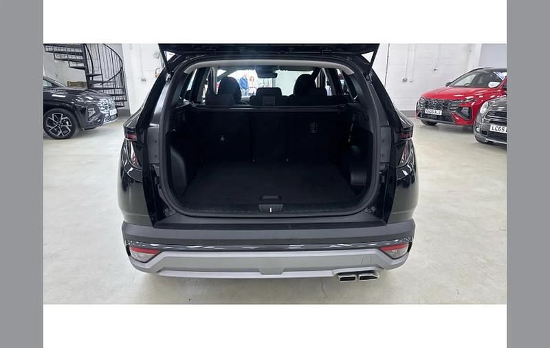 Usado Hyundai Tucson Advanced 215 HP (158 kW) 2025 Preto SUV