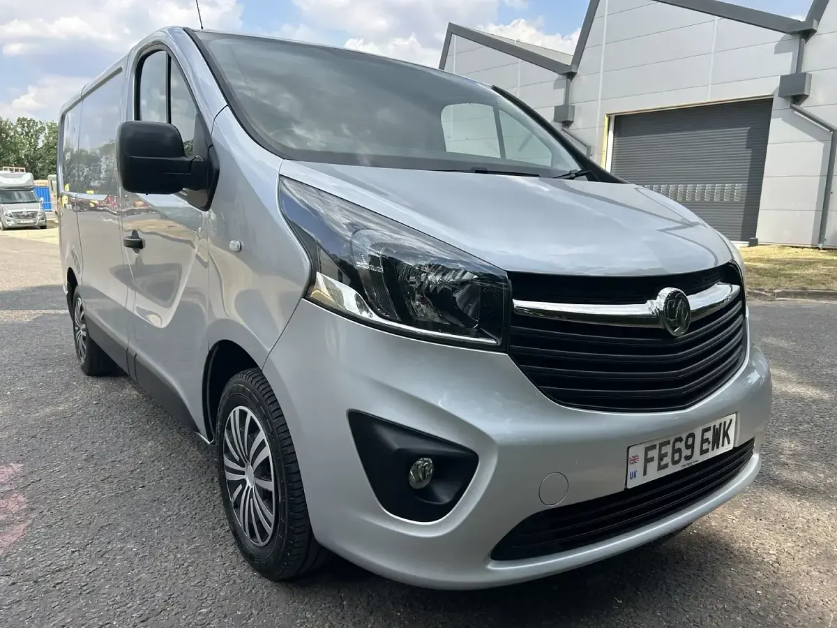 Used Vauxhall Vivaro Sportive 120 HP (88 kW) 2019 Silver MPV