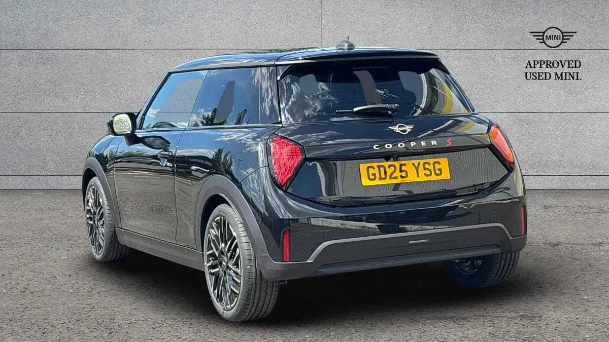 Used Mini Cooper S Hatch 201 HP (147 kW) 2025 Black Hatchback