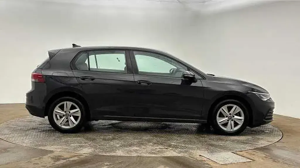 Używany VW Golf VIII 130 KM (95 kW) 2023