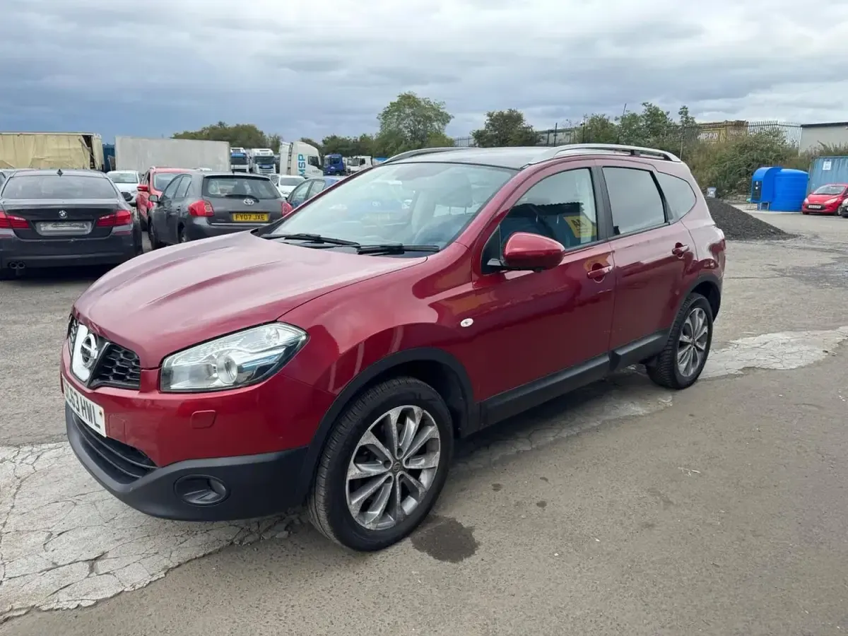 Used Nissan Qashqai +2 Tekna 2014 Red SUV