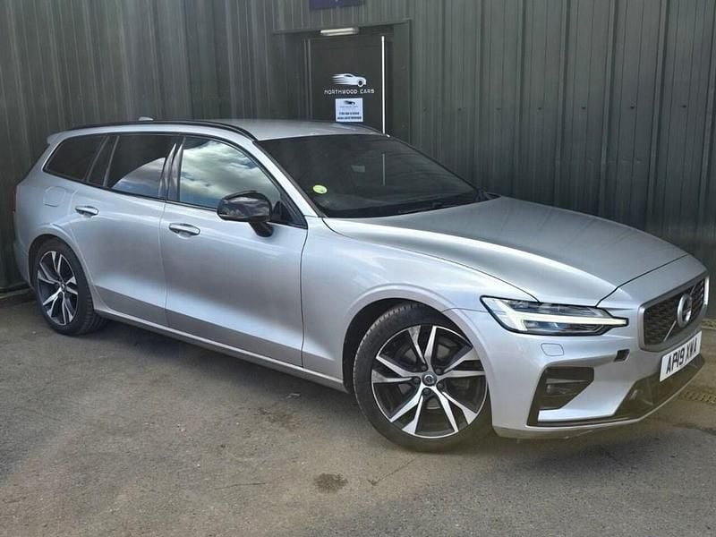 Used Volvo V60 R-Design 150 HP (110 kW) 2019 Silver Estate