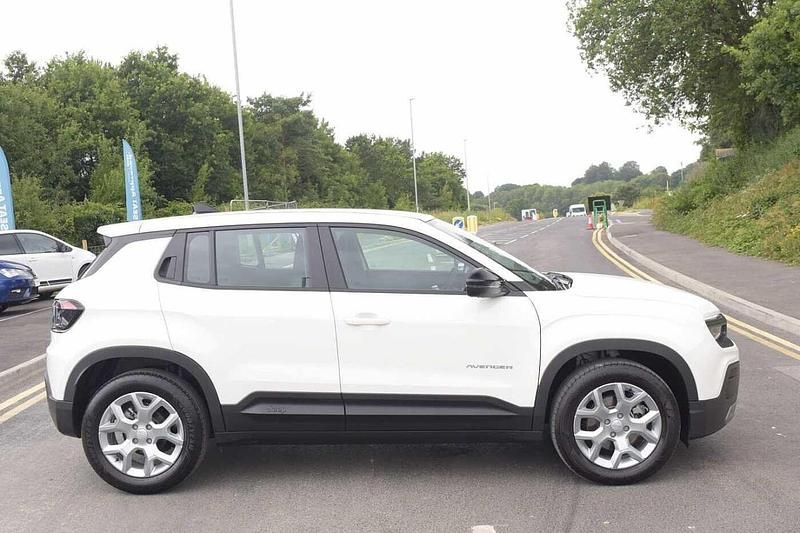 New Jeep Avenger Altitude 100 HP (73 kW) 2025 SUV