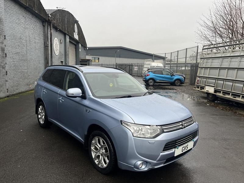 Blue Used 2014 Mitsubishi Outlander P-HEV SUV | £6,990 (Fair price) - Image 1/4