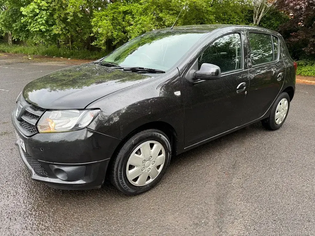 Gebraucht Dacia Sandero Lauréate 75 PS (55 kW) 2013 Schwarz Kleinwagen