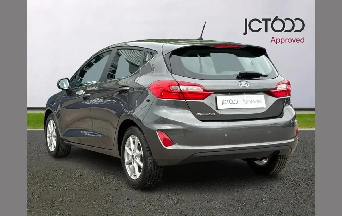 Used Ford Fiesta Zetec 99 HP (72 kW) 2018 Grey Hatchback