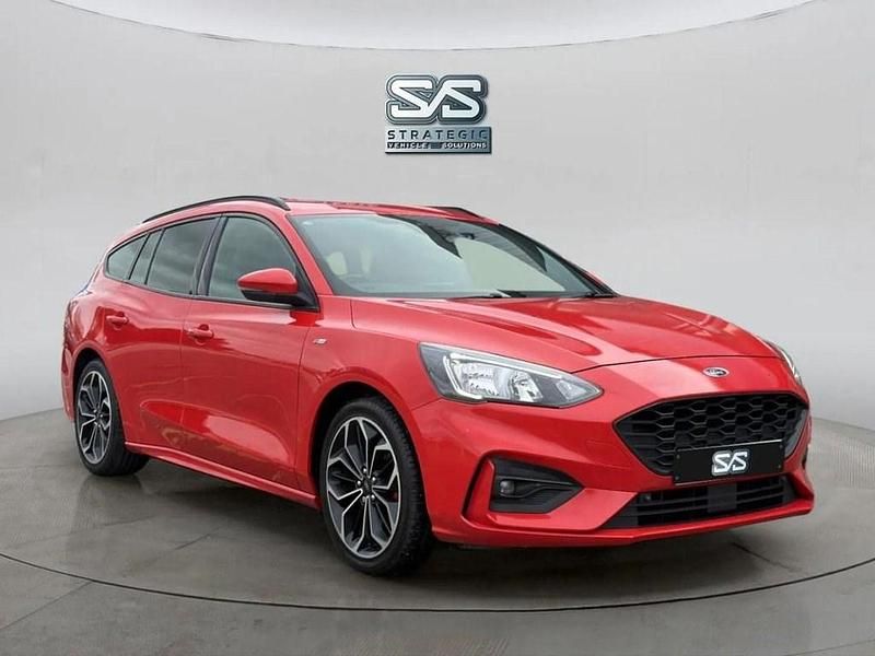 Used Ford Focus ST-Line X 120 HP (88 kW) 2019 Red Estate