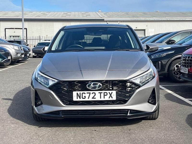 Used Hyundai i20 Premium 100 HP (73 kW) 2023 Bronze Hatchback