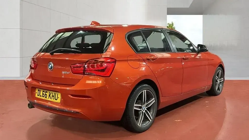 Used BMW 116 Sport Line 116 HP (85 kW) 2016 Orange Hatchback