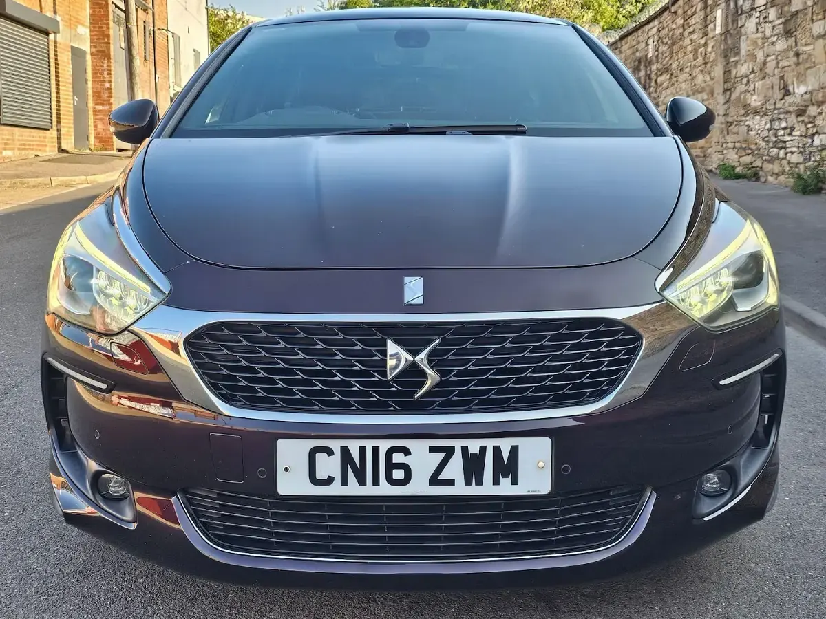 Used DS Automobiles DS5 Prestige 180 HP (132 kW) 2016 Mauve/purple Hatchback