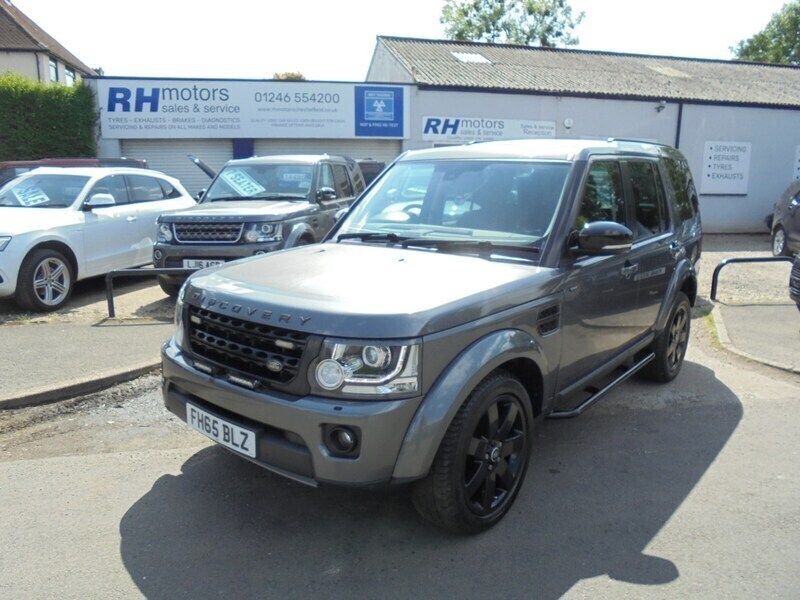 Grey Used 2015 Land Rover Discovery 4 HSE SUV | £14,490 (Fair price) - Image 1/4