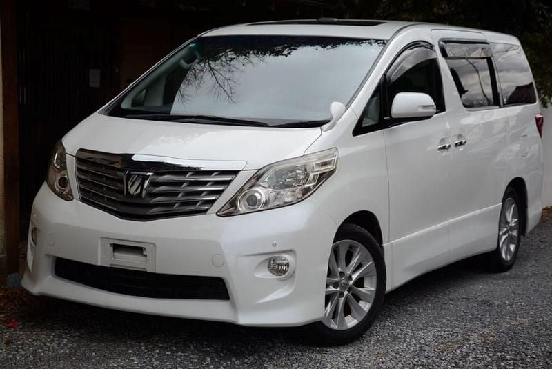 White Used 2008 Toyota Alphard MPV | £11,995 - Image 1/4